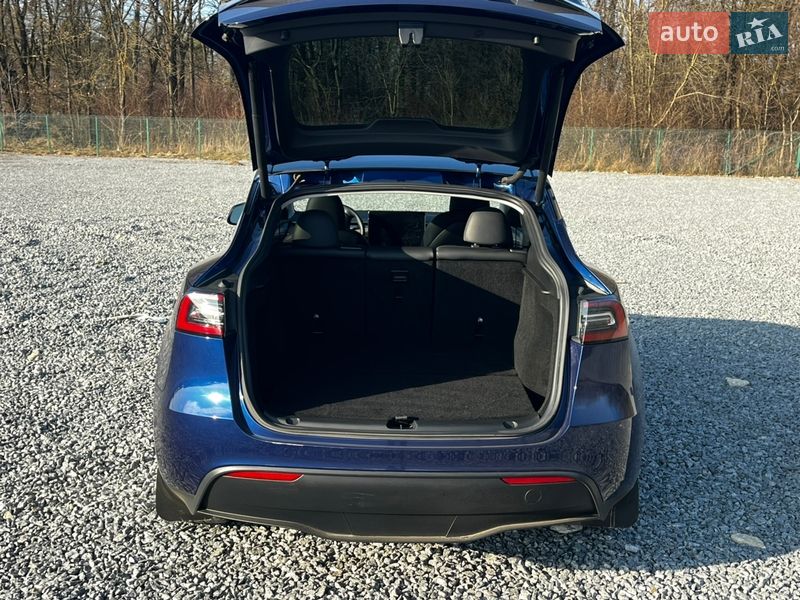 Внедорожник / Кроссовер Tesla Model Y 2023 в Львове