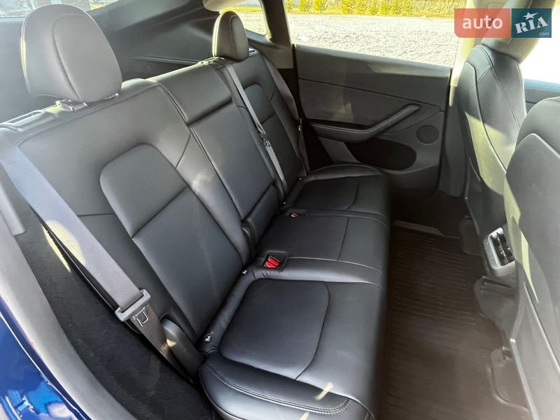 Внедорожник / Кроссовер Tesla Model Y 2023 в Львове