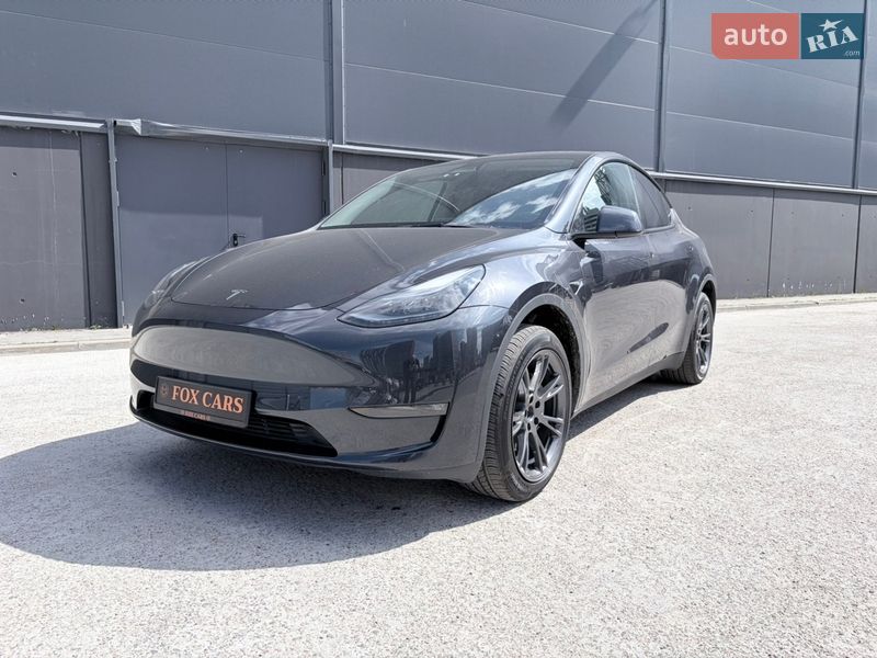 Tesla Model Y 2024