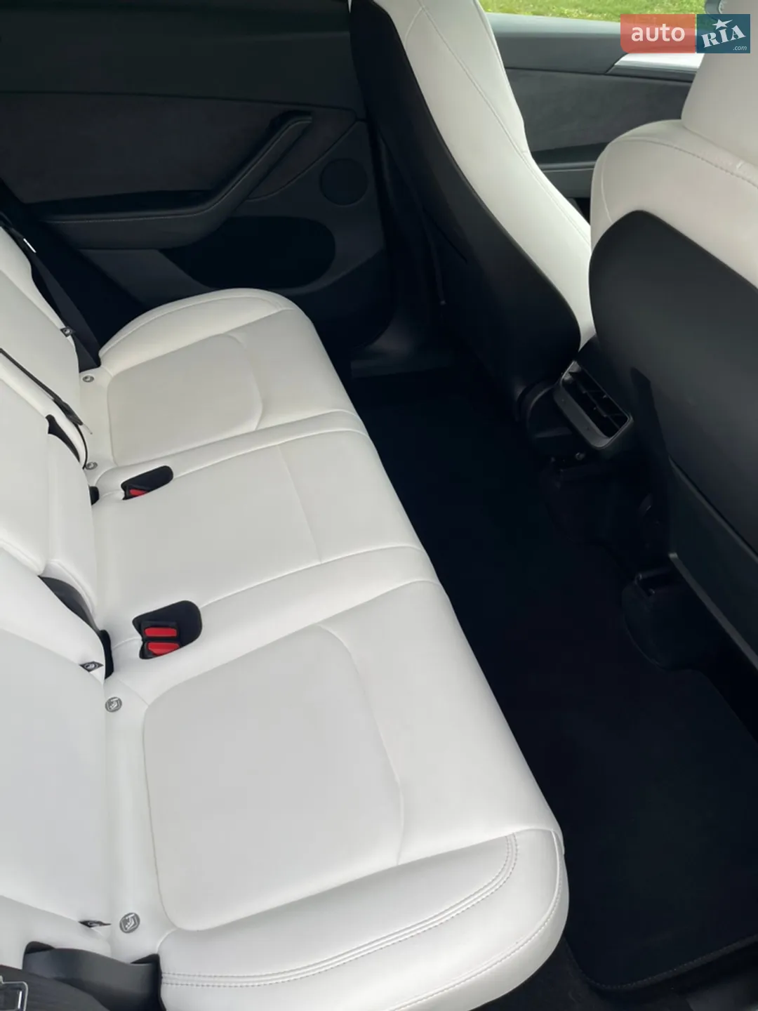 2024 Tesla Model Y - мініатюра 14