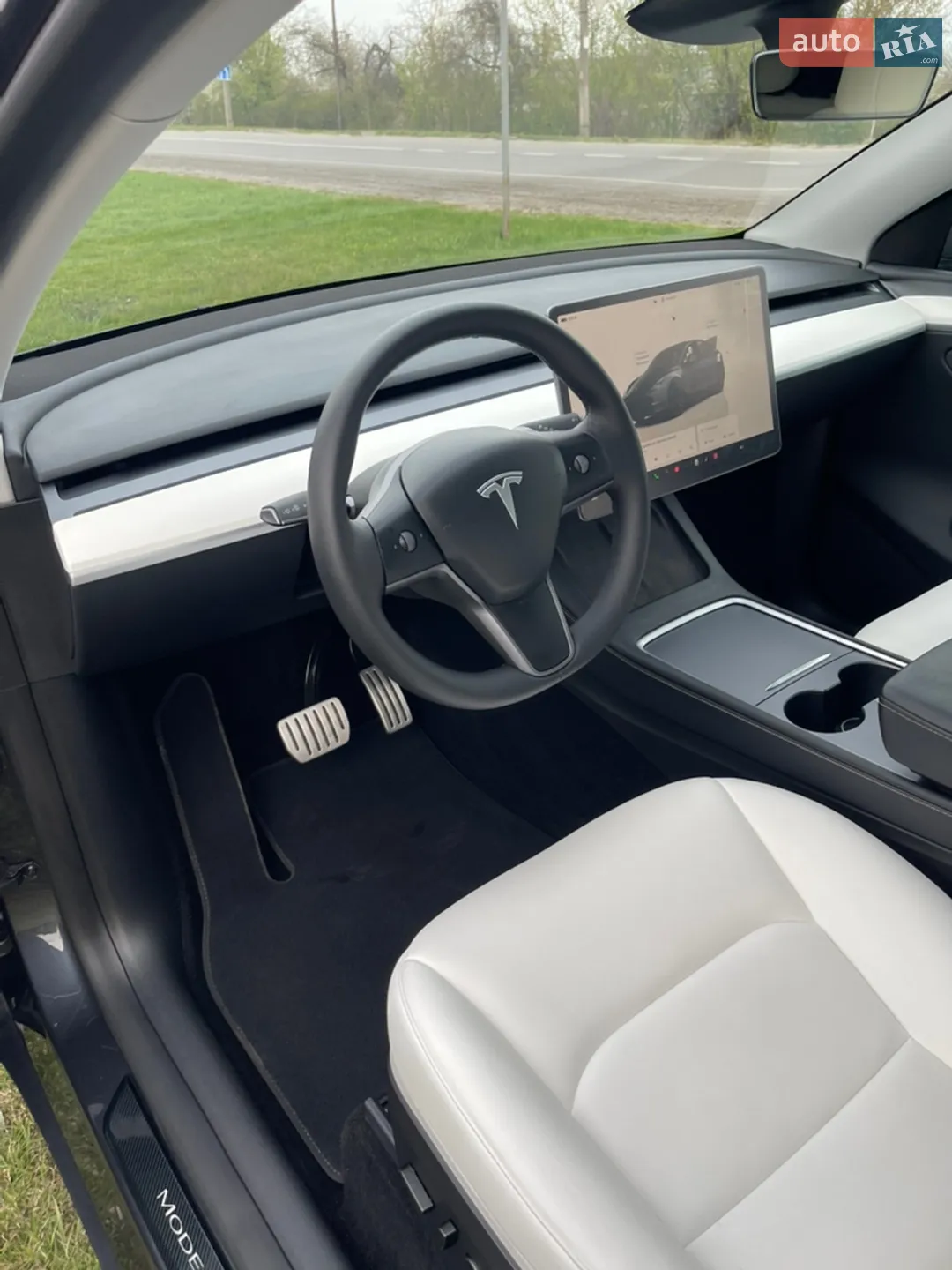 2024 Tesla Model Y - мініатюра 20