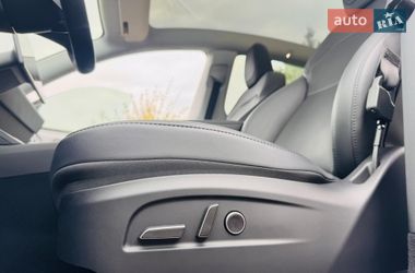 Внедорожник / Кроссовер Tesla Model Y 2025 в Львове