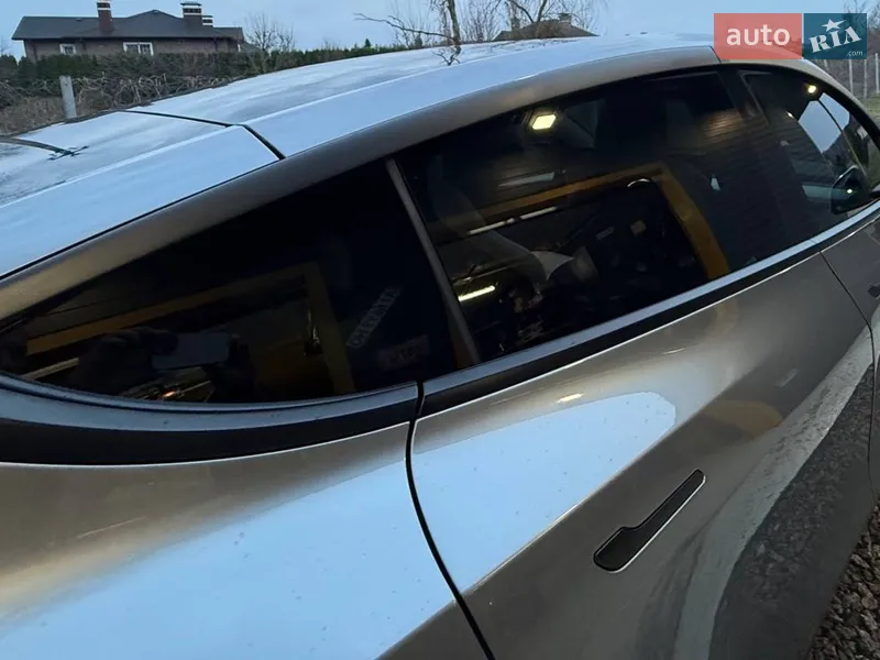 Tesla Model Y 2024 VIN 7SAYGAEE1RF179143 фото оголошення 12 з 78