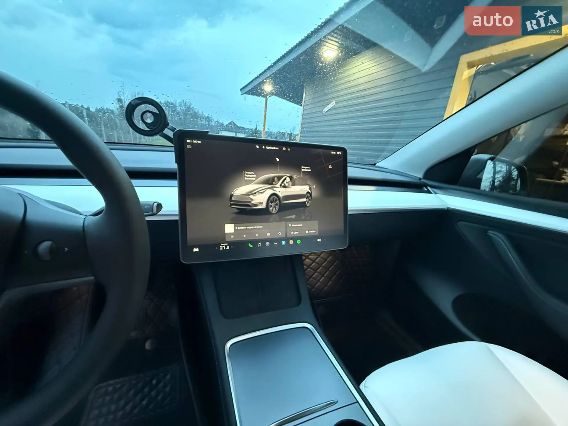 2024 Tesla Model Y - мініатюра 40