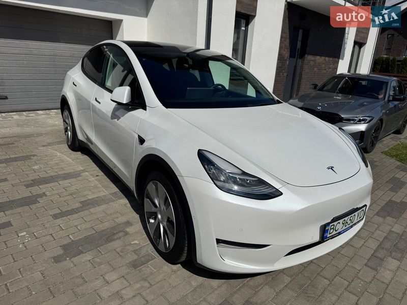 Tesla Model Y 2021