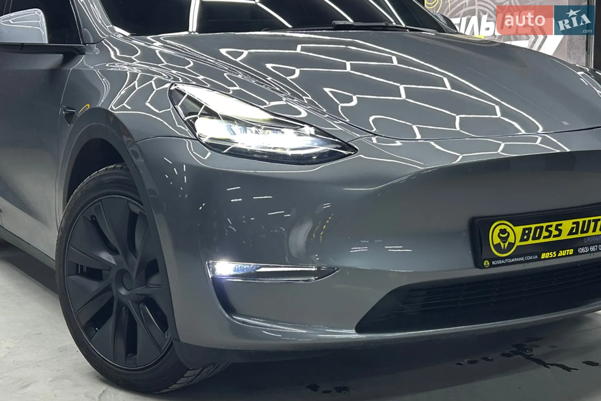 2025 Tesla Model Y - мініатюра 4