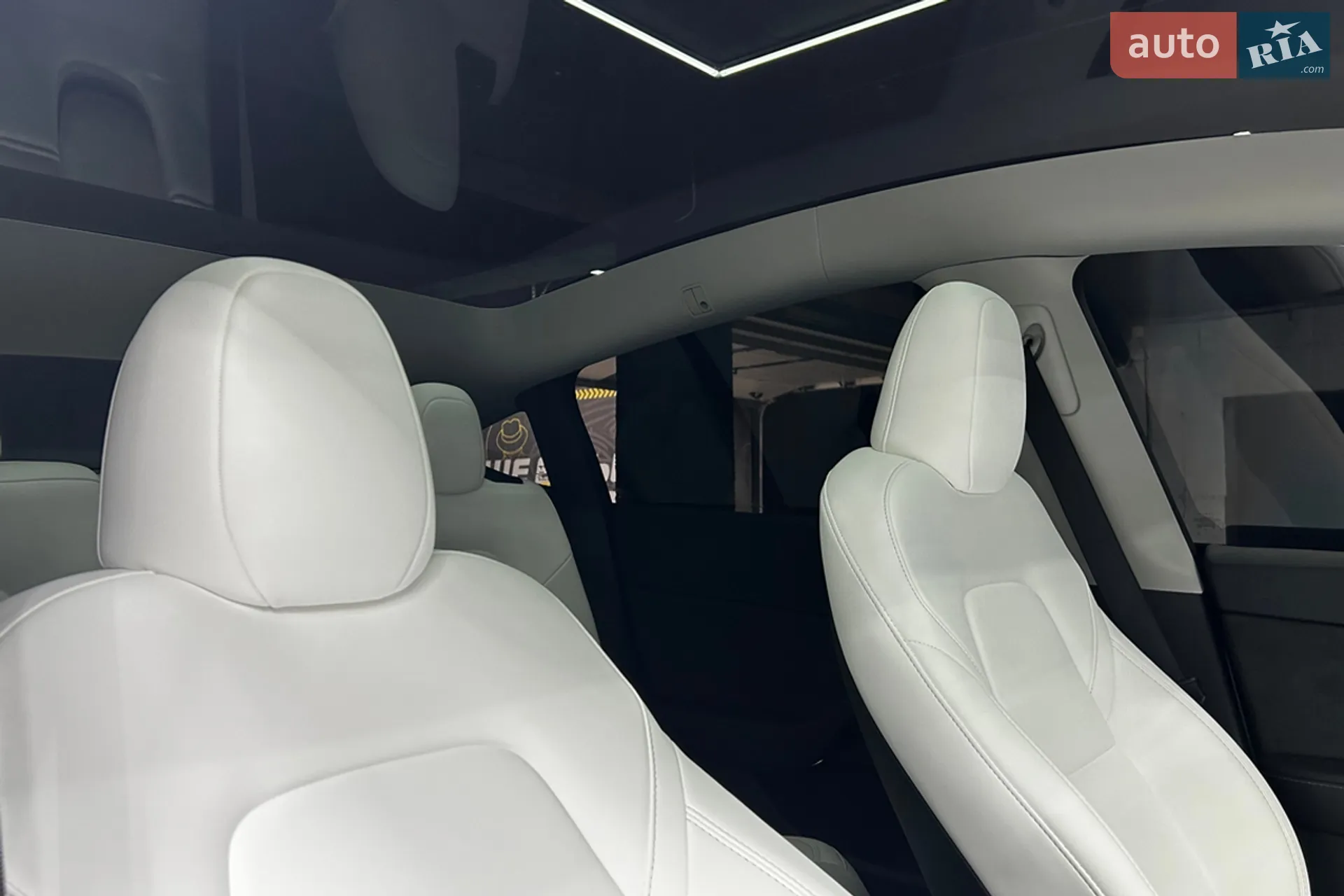 2025 Tesla Model Y - мініатюра 23