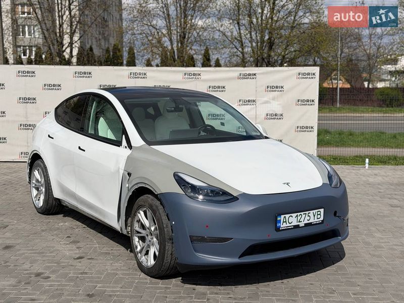 Tesla Model Y 2020