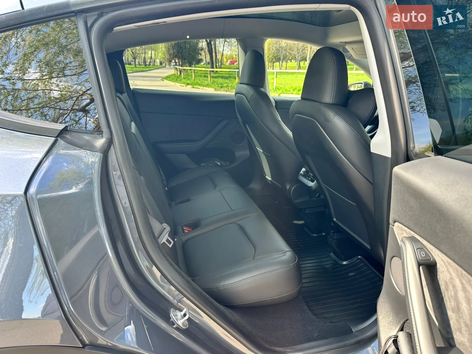 2022 Tesla Model Y - мініатюра 39