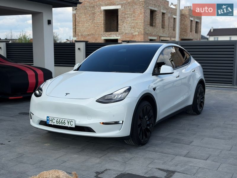 Tesla Model Y 2021