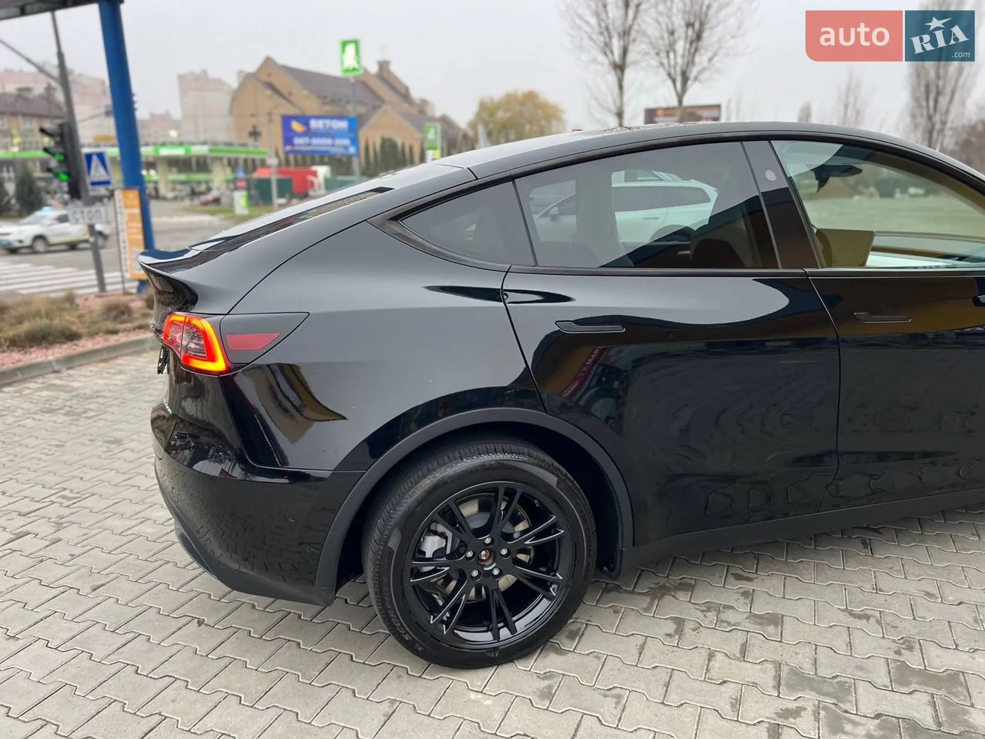 2024 Tesla Model Y - мініатюра 8