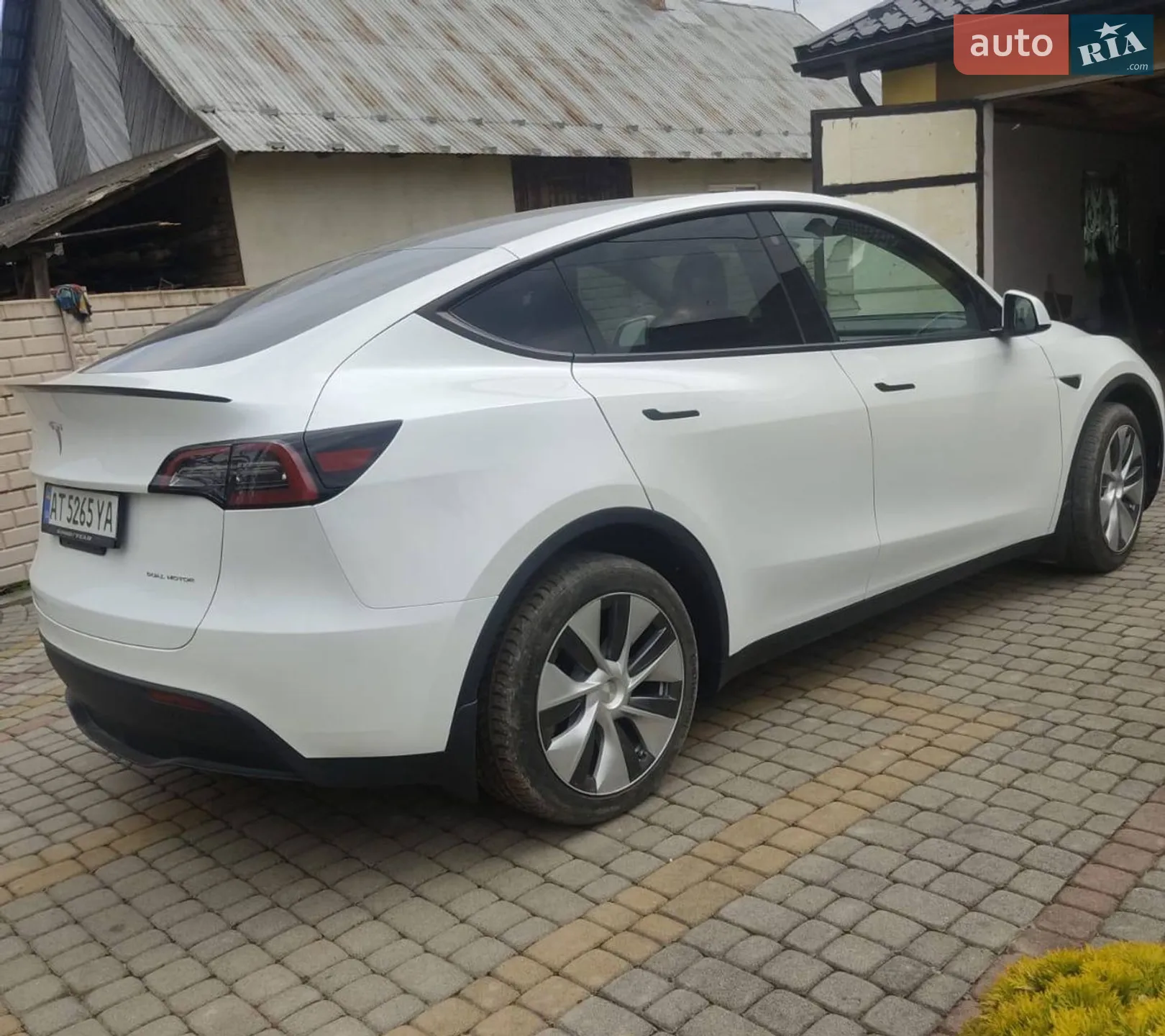 2023 Tesla Model Y - мініатюра 3