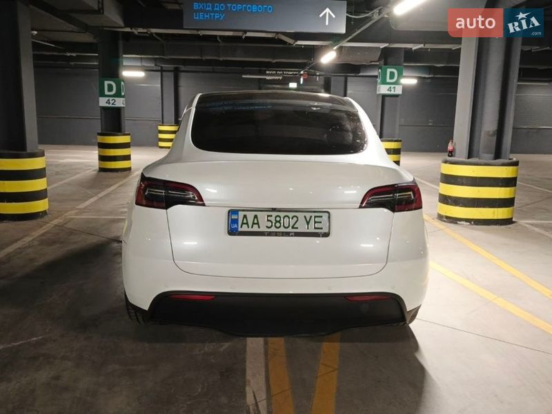 Внедорожник / Кроссовер Tesla Model Y 2021 в Киеве