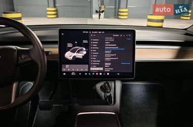 Внедорожник / Кроссовер Tesla Model Y 2021 в Киеве