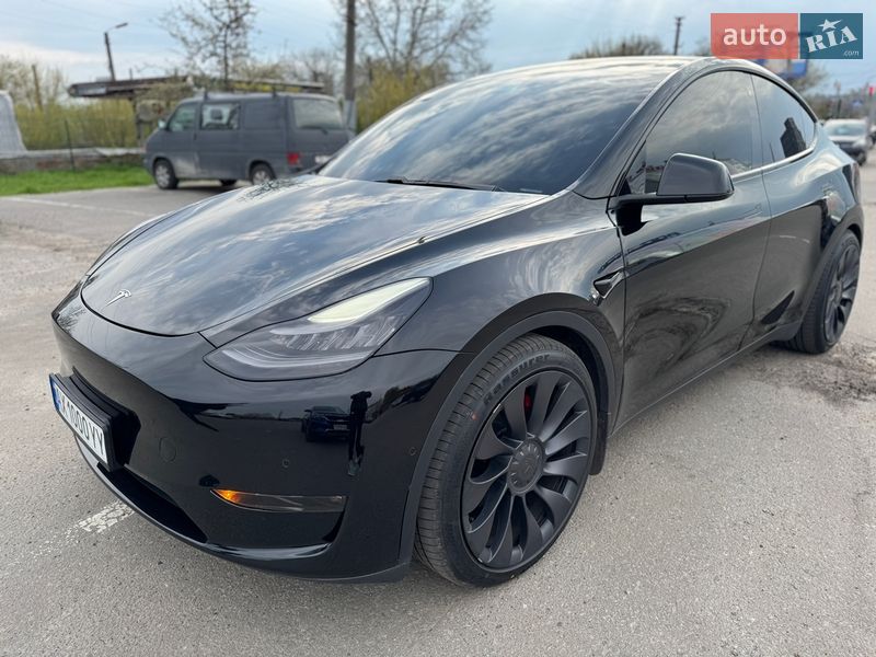 Позашляховик / Кросовер Tesla Model Y 2020 в Харкові