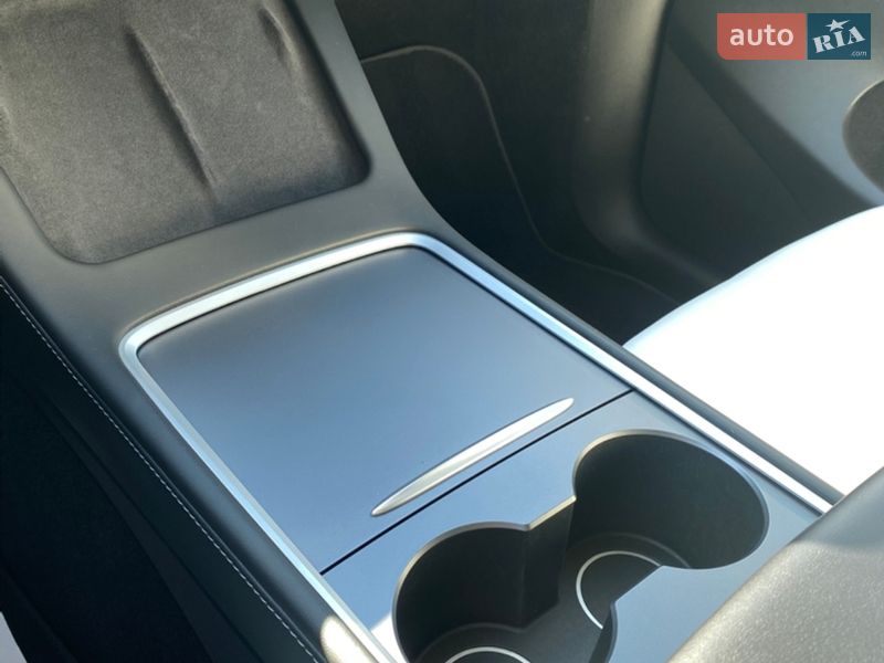 Внедорожник / Кроссовер Tesla Model Y 2022 в Киеве