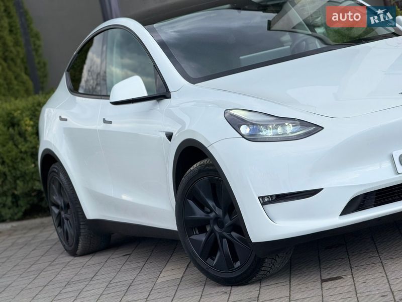 Внедорожник / Кроссовер Tesla Model Y 2024 в Стрые