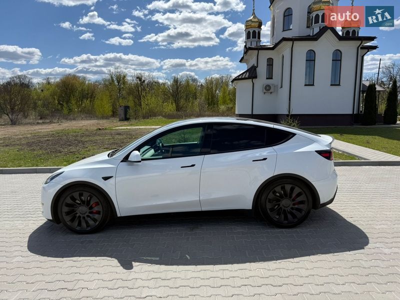 Внедорожник / Кроссовер Tesla Model Y 2022 в Ровно
