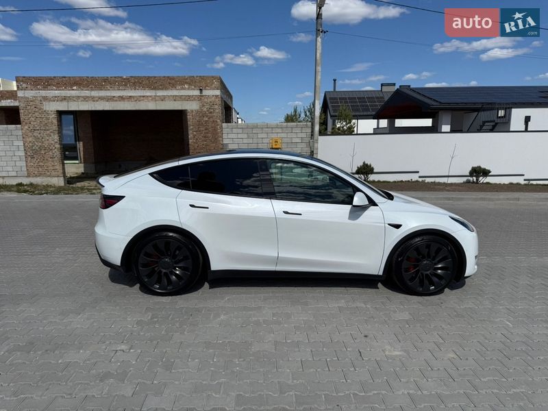 Внедорожник / Кроссовер Tesla Model Y 2022 в Ровно