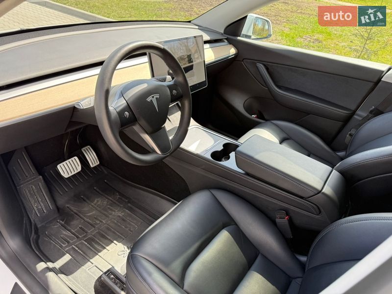Внедорожник / Кроссовер Tesla Model Y 2022 в Ровно