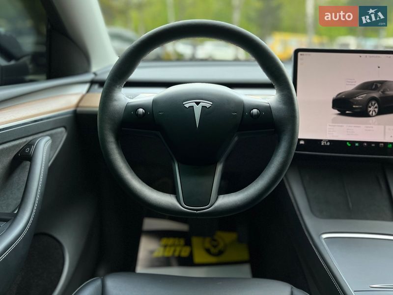 Внедорожник / Кроссовер Tesla Model Y 2024 в Львове