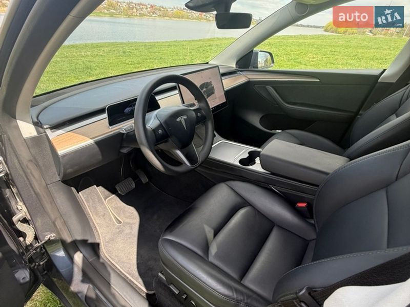 Внедорожник / Кроссовер Tesla Model Y 2023 в Киеве