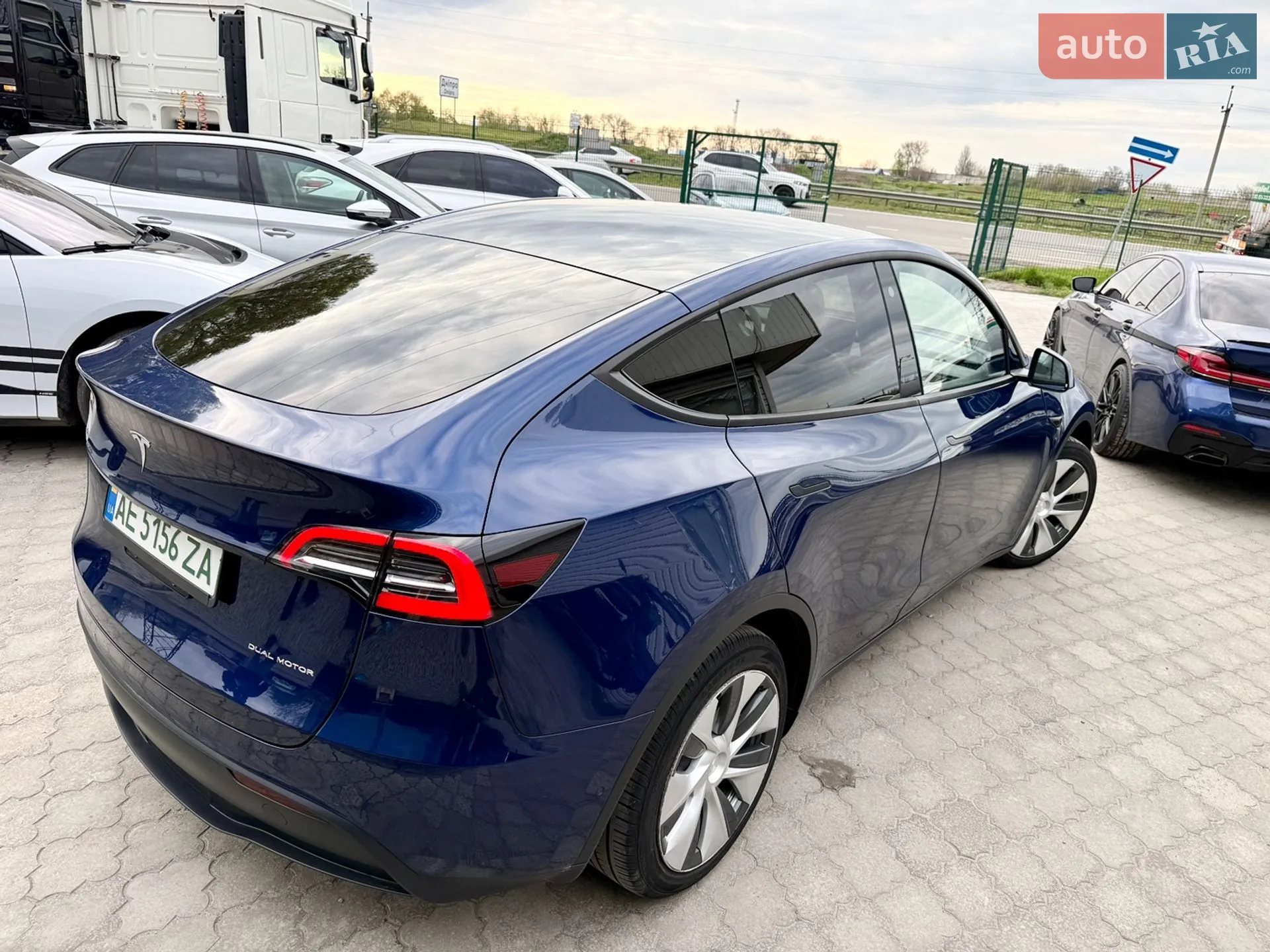 2021 Tesla Model Y - мініатюра 6