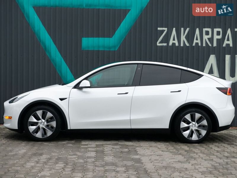 Tesla Model Y 2021
