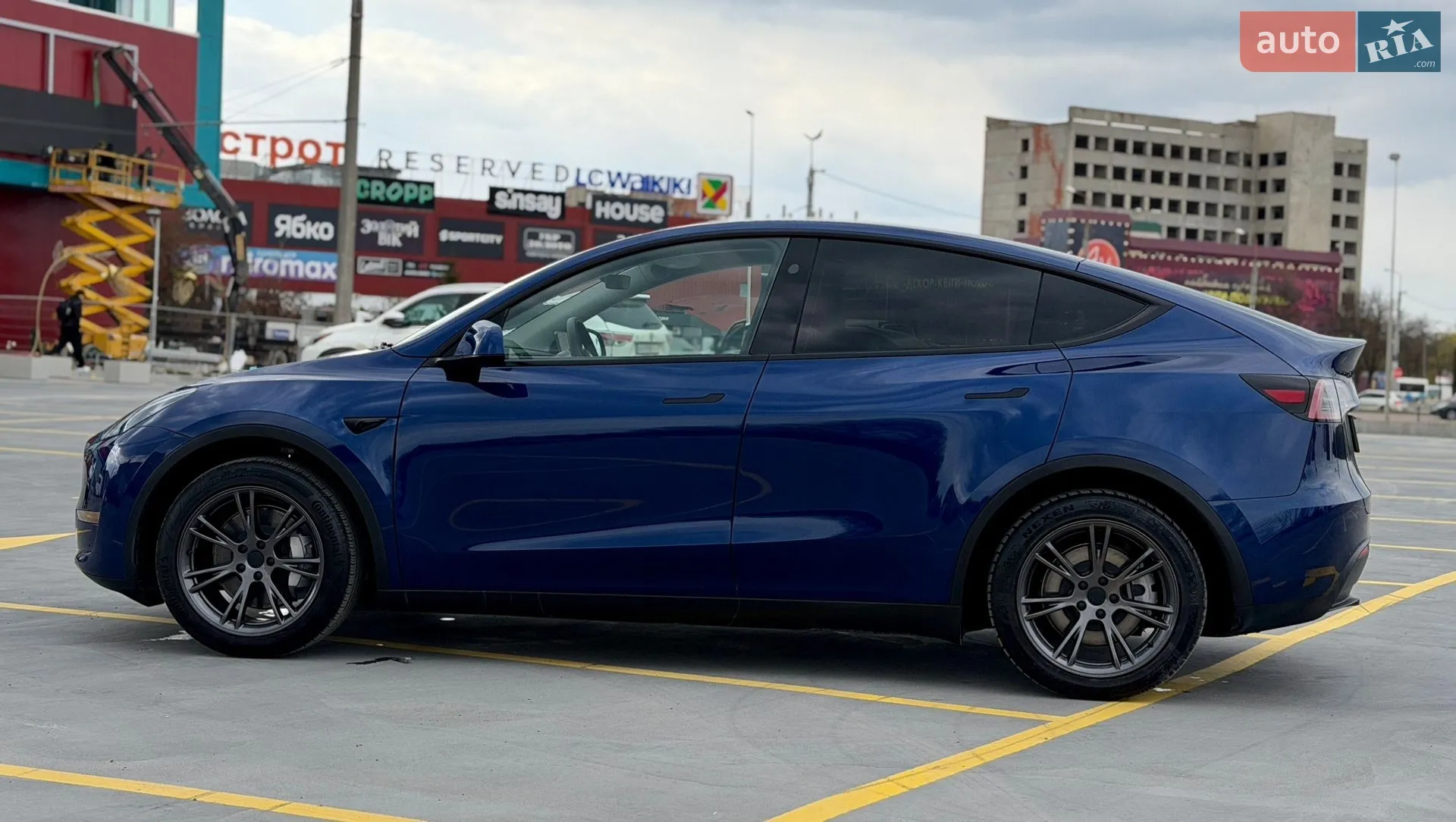 2025 Tesla Model Y - мініатюра 25