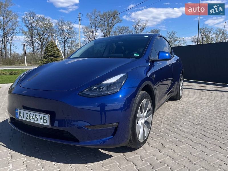 Внедорожник / Кроссовер Tesla Model Y 2023 в Киеве