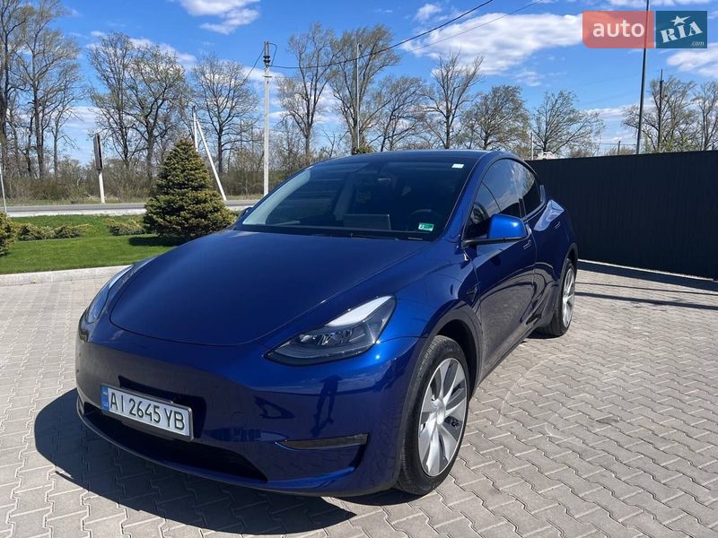 Внедорожник / Кроссовер Tesla Model Y 2023 в Киеве