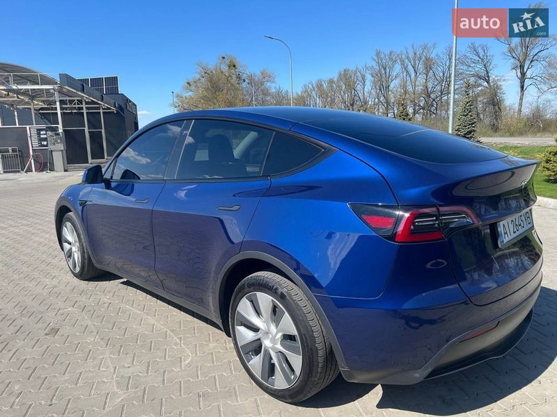 Внедорожник / Кроссовер Tesla Model Y 2023 в Киеве