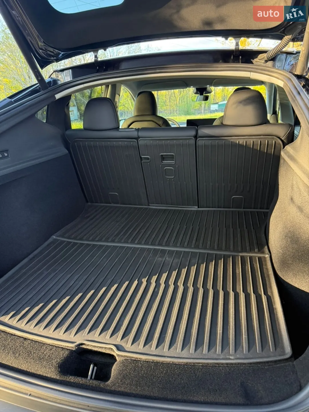 2025 Tesla Model Y - мініатюра 13