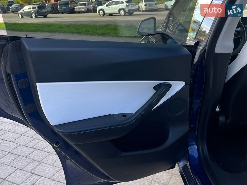 Внедорожник / Кроссовер Tesla Model Y 2020 в Львове