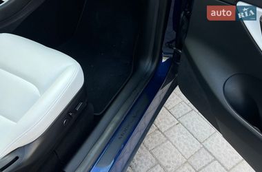 Внедорожник / Кроссовер Tesla Model Y 2020 в Львове
