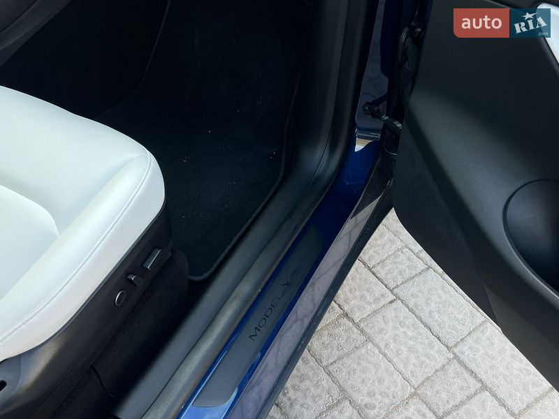 Внедорожник / Кроссовер Tesla Model Y 2020 в Львове