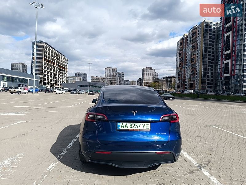 Внедорожник / Кроссовер Tesla Model Y 2023 в Киеве