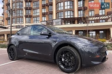 Внедорожник / Кроссовер Tesla Model Y 2025 в Киеве