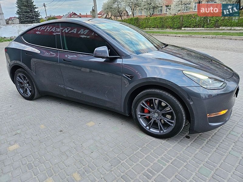 Внедорожник / Кроссовер Tesla Model Y 2023 в Рава-Русской