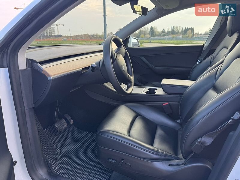 Внедорожник / Кроссовер Tesla Model Y 2020 в Львове
