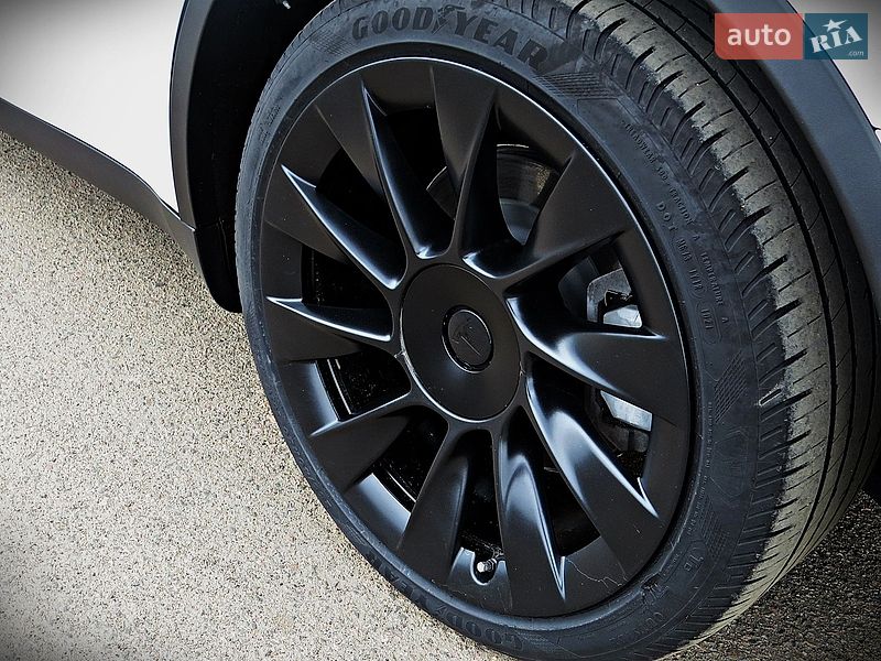 Внедорожник / Кроссовер Tesla Model Y 2021 в Черкассах