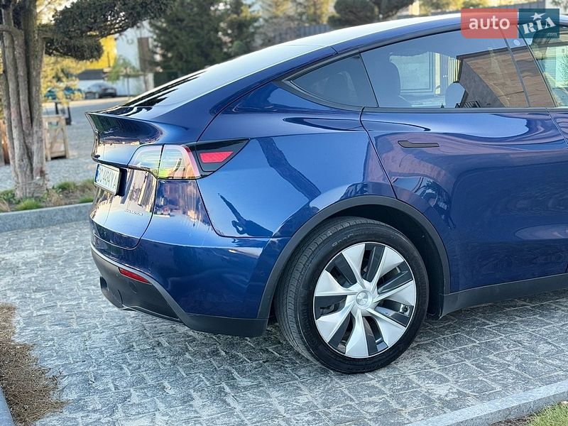 Внедорожник / Кроссовер Tesla Model Y 2021 в Львове