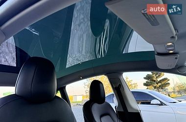 Внедорожник / Кроссовер Tesla Model Y 2021 в Львове
