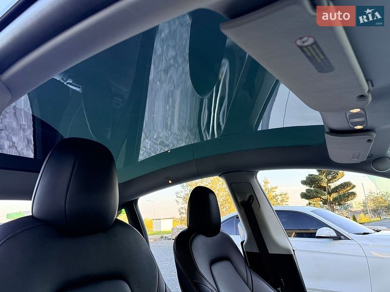 Внедорожник / Кроссовер Tesla Model Y 2021 в Львове