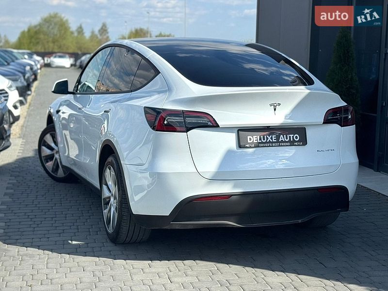 Внедорожник / Кроссовер Tesla Model Y 2023 в Ивано-Франковске