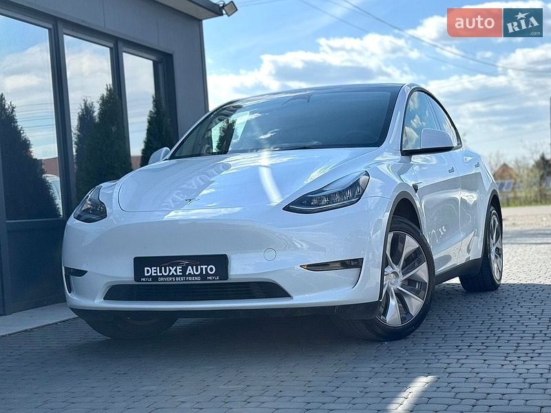 Внедорожник / Кроссовер Tesla Model Y 2023 в Ивано-Франковске