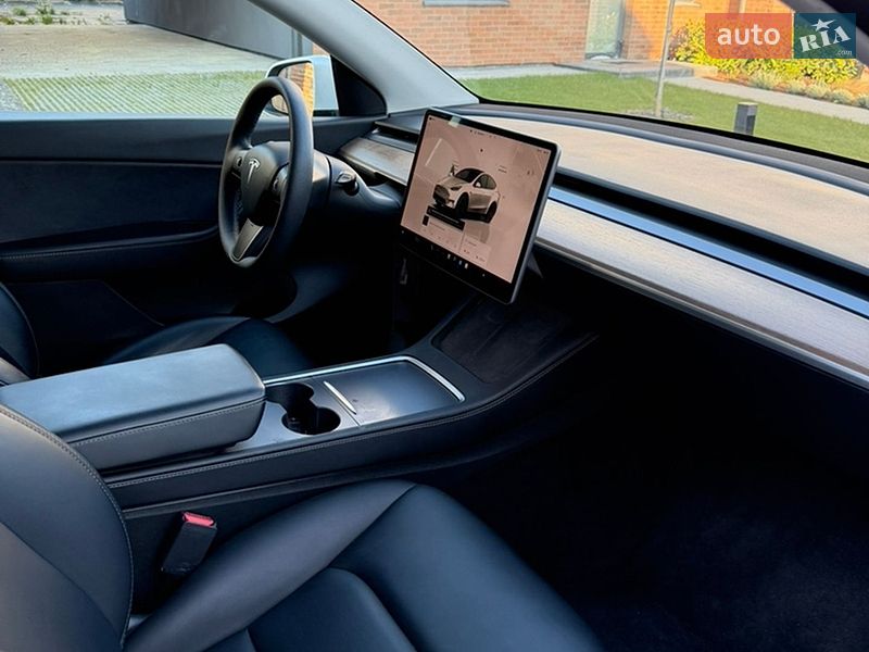Внедорожник / Кроссовер Tesla Model Y 2022 в Львове