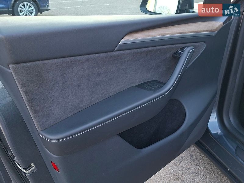 Внедорожник / Кроссовер Tesla Model Y 2023 в Одессе