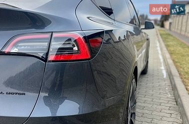 Внедорожник / Кроссовер Tesla Model Y 2021 в Львове