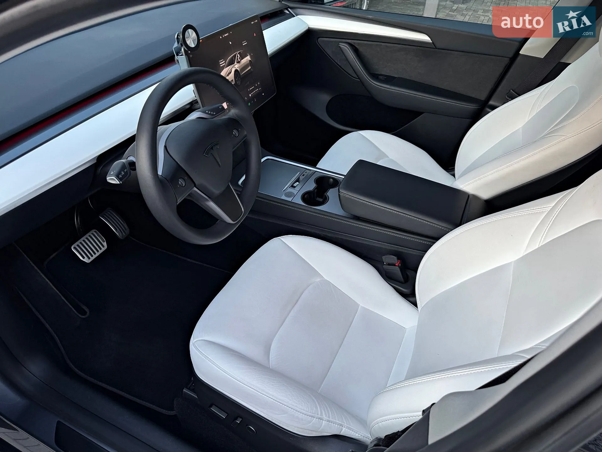 2024 Tesla Model Y - мініатюра 32